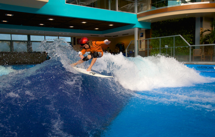 Epic water. Wave Machine. Волновая машина в аквапарке. Surf Park горка. Аквапарк в Эдмонтоне серфинг.